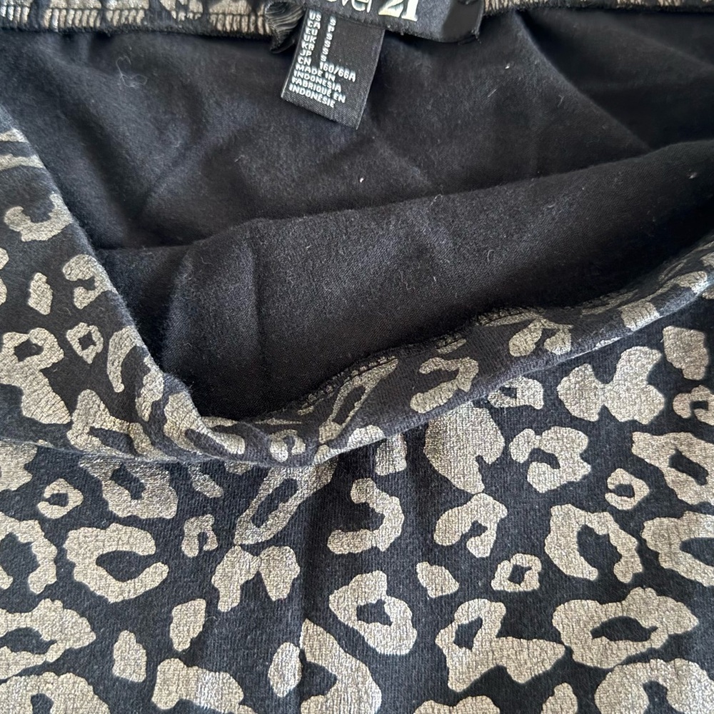Forever 21 Black and Metallic Silver Leopard Print Skirt